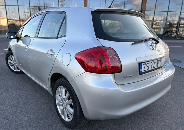 Toyota Auris cena 15900 przebieg: 252000, rok produkcji 2007 z Supraśl małe 137